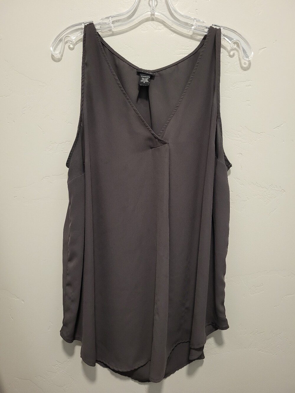 Torrid Grey Sleeveless V-Neck Blouse Size 0